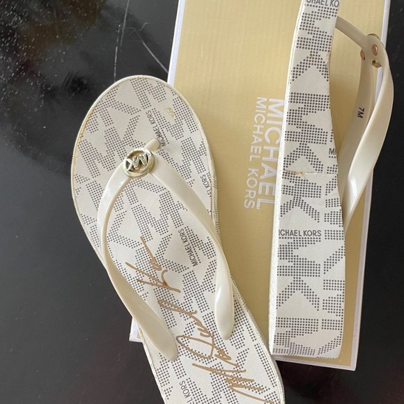 michael kors bedford flip flops